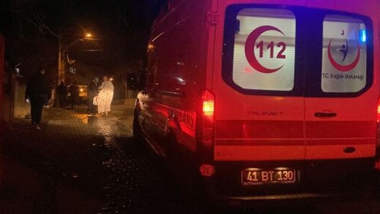 Önce Daireyi Kundakladı  Sonra Sokak Ortasında Sinir Krizi Geçirdi