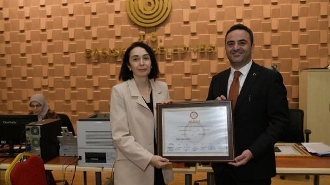 BAŞKAN ÖZLÜ MAZBATASINI ALDI: DAHA GÜZEL HİZMETLER ORTAYA KOYACAĞIZ"