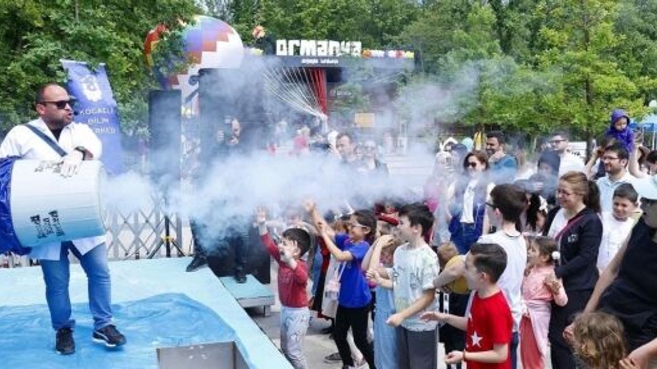 Bi Dünya Eğlence İle Yaşanan 23 Nisan Sevinci