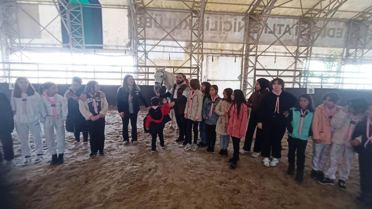 Kartepe’nin İzcileri At Biniciliği Merkezi’nde