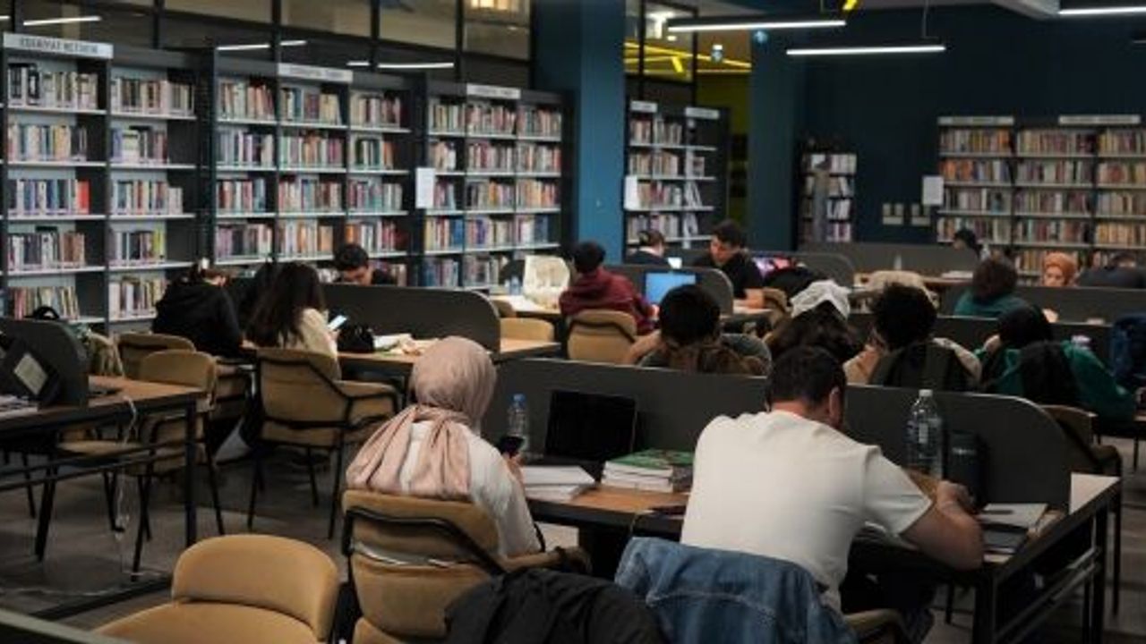 Kitap Kahveler YKS'ye Kadar 7/24 Açık