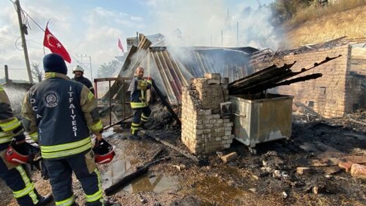 Ahır Yangınında 14 Hayvan Telef Oldu, 1 Kişi Yaralandı