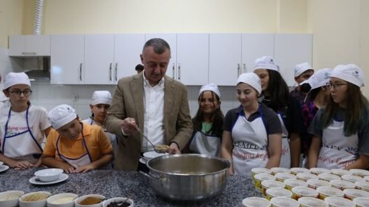 Başkan Büyükakın, KO-MEK Ev Becerileri Atölyesi’ni Ziyaret Etti