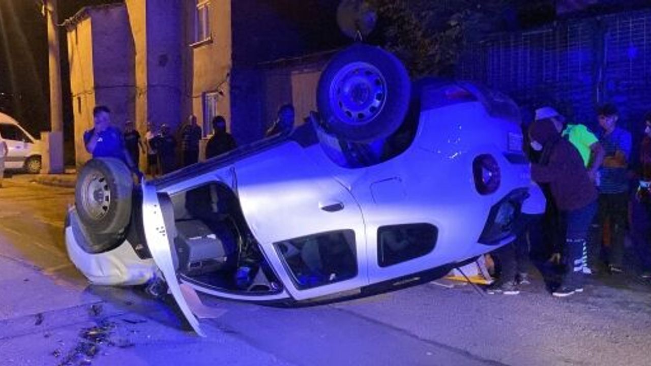 KALDIRIMA ÇARPAN ARAÇ TAKLA ATTI: 1 YARALI