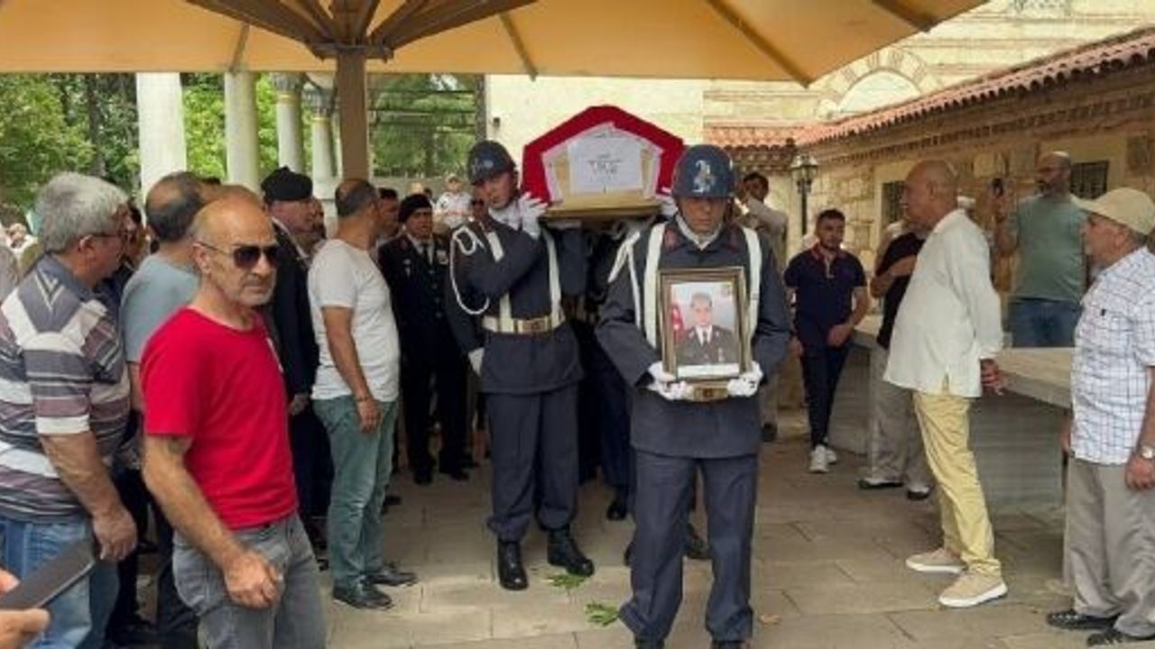 KALP KRİZİNDEN HAYATINI KAYBEDEN UZMAN ÇAVUŞ SON YOLCULUĞUNA UĞURLANDI