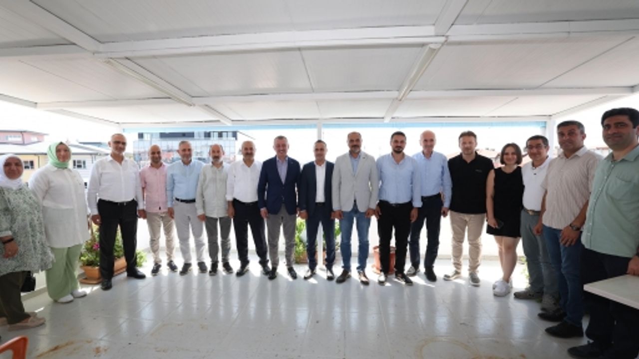 Kara’dan Başkan Büyükakın’a Deprem Övgüsü; “Ülkemizde Depreme En Duyarlı Başkan Sizsiniz”