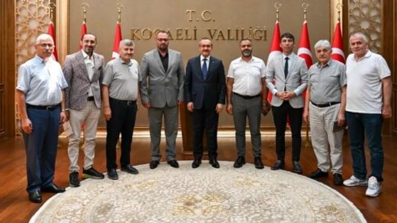 Öztürk, Berber Ve Kuaförlerin  Taleplerini Vali Yavuz’a İletti