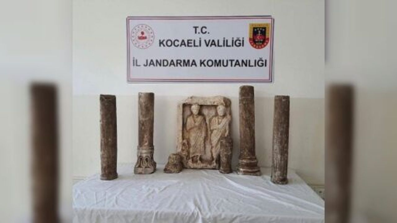 Roma Dönemine Ait Heykel Ve Sütunlar Evden Çıktı