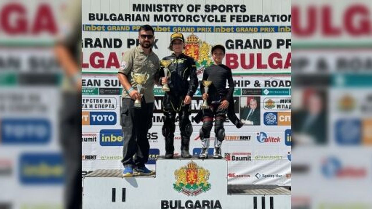 BULGARİSTAN'DA DÜZENLENEN ŞAMPİYONADA KARTEPELİ MOTOKROSÇULAR KÜRSÜYE ÇIKTI