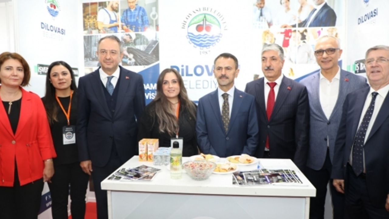 Dilovası Belediyesi İstihdam Standına Yoğun İlgi