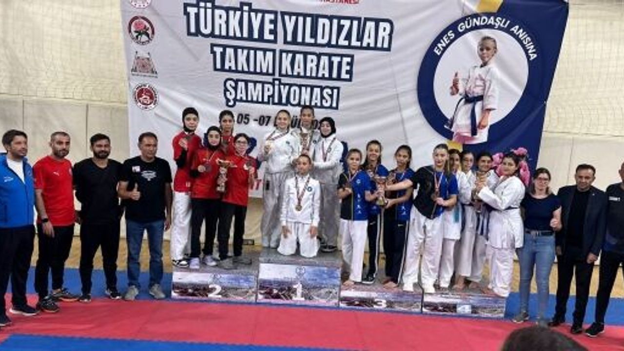 KÖRFEZ YILDIZ KIZ KARATE TAKIMI TÜRKİYE İKİNCİSİ OLDU