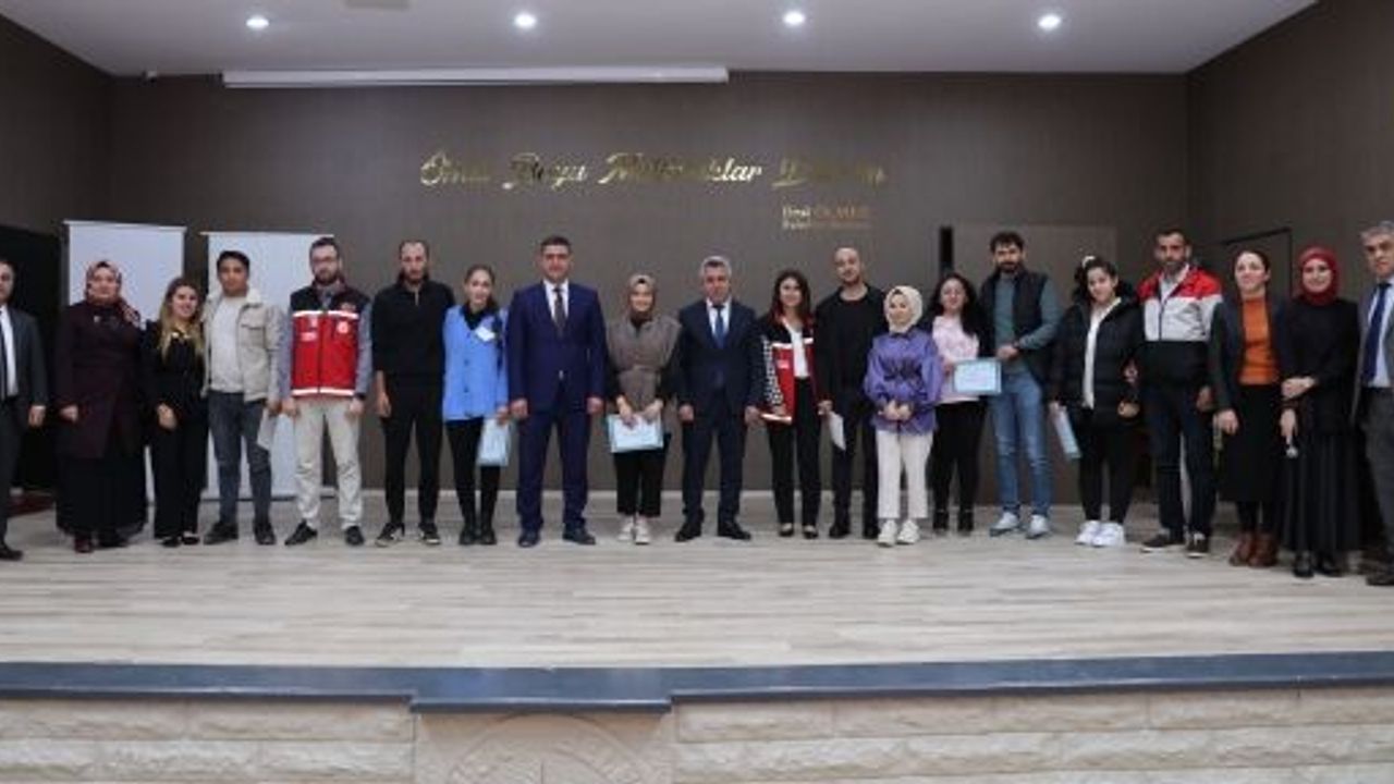 Kandıra’da Yeni Evli Çiftler ‘’Evlilik Sınıfı’’ Sertifikalarını Aldı.