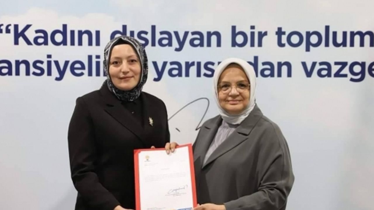 AK PARTİ KÖRFEZ’DE DEMİR’İN YERİNE TOHUMEKEN ATANDI