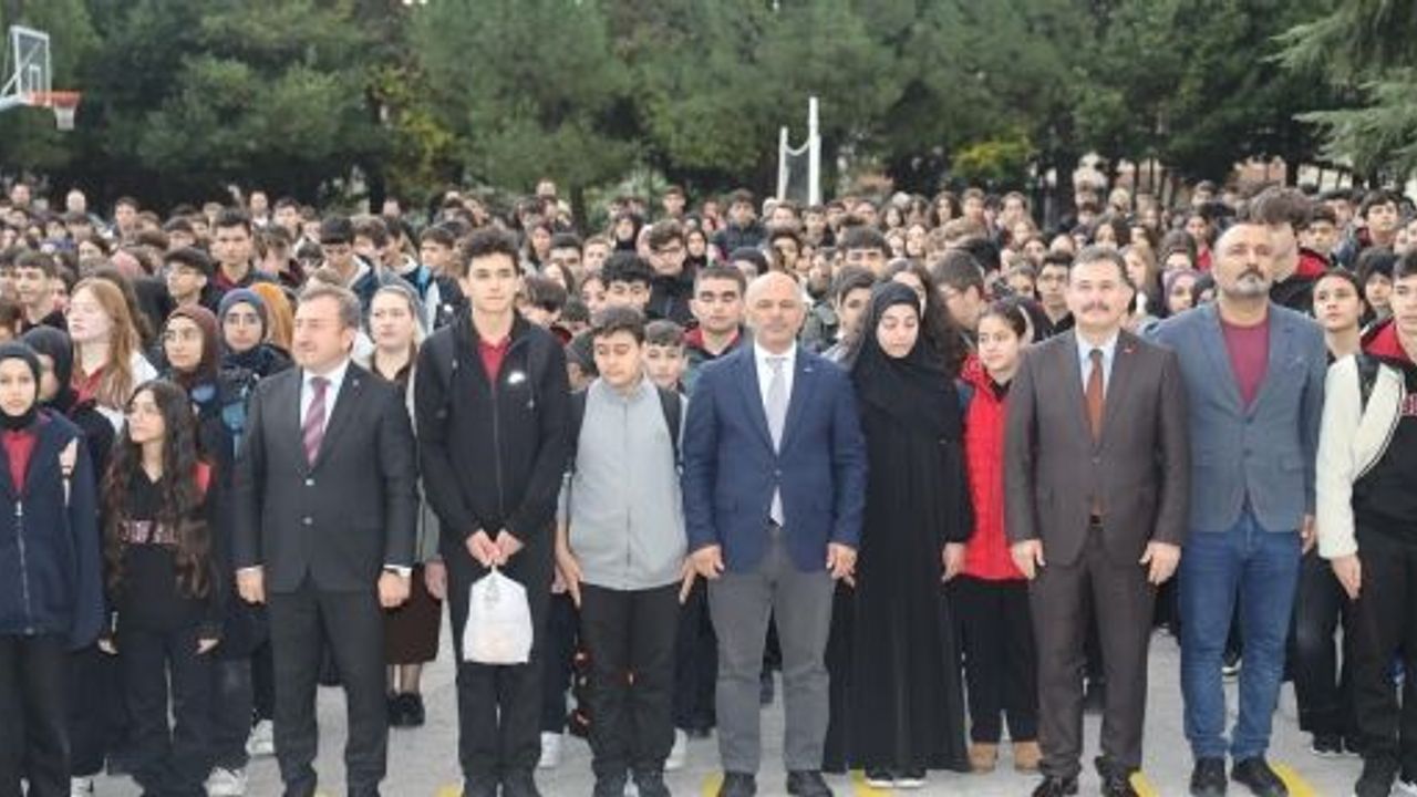 Başkan Söğüt'ten Gençlere: "Her Zaman Yanınızdayız"