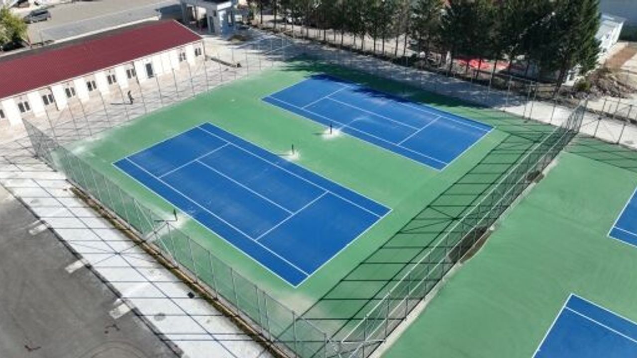 BÜYÜKŞEHİR’İN İZMİT TENİS MERKEZİNDE SONA DOĞRU