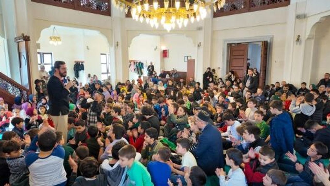 Sertaç Abi, Körfez’de Çocuklarla Buluştu