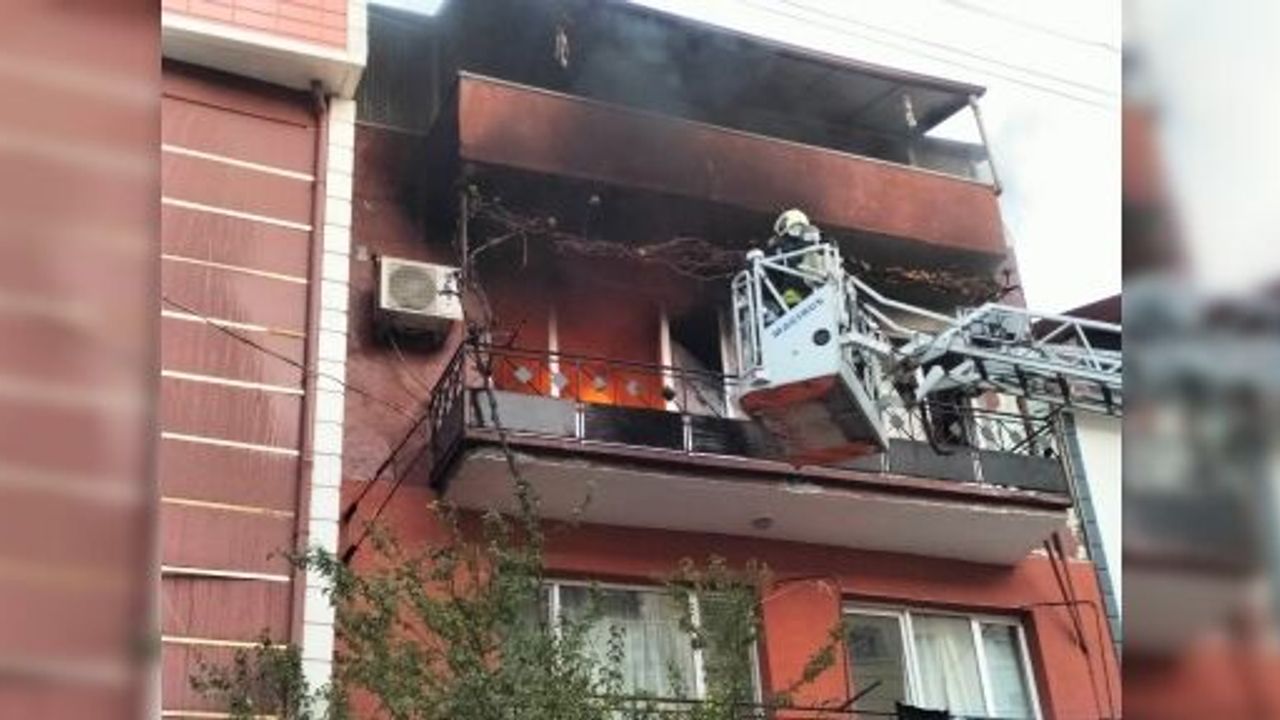 SOBADAN ÇIKAN YANGINDA EV ALEV ALEV YANDI