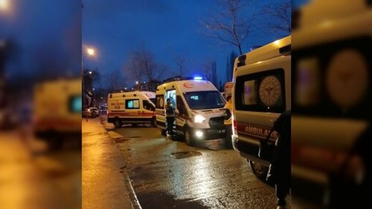 3 SERVİS ARACI, OTOMOBİL İLE TANKER KAZAYA KARIŞTI: 10 YARALI