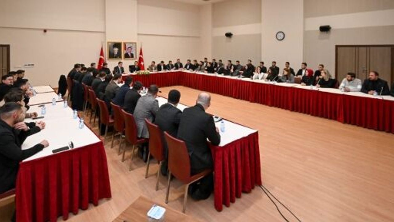 AK Parti İl Gençlik Kolları Başkanı Doğan Orak ve Yeni Yönetiminden Vali Aktaş'a Ziyaret