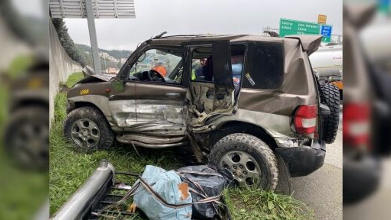 CİP BARİYERE ÇARPARAK DUVARA TOSLADI: 2 YARALI