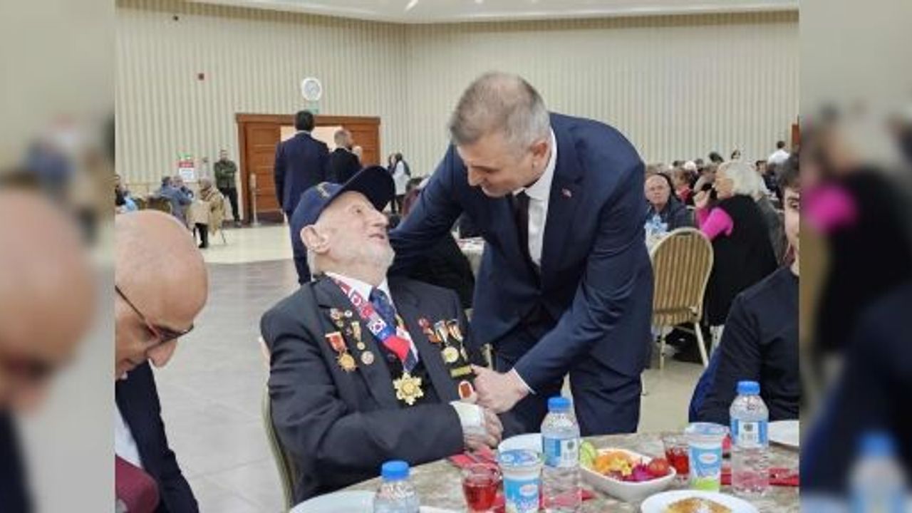 Başkan Sezer Şehit Ve Gazi Aileleri İle İftard Sofrasında Bir Araya Geldi