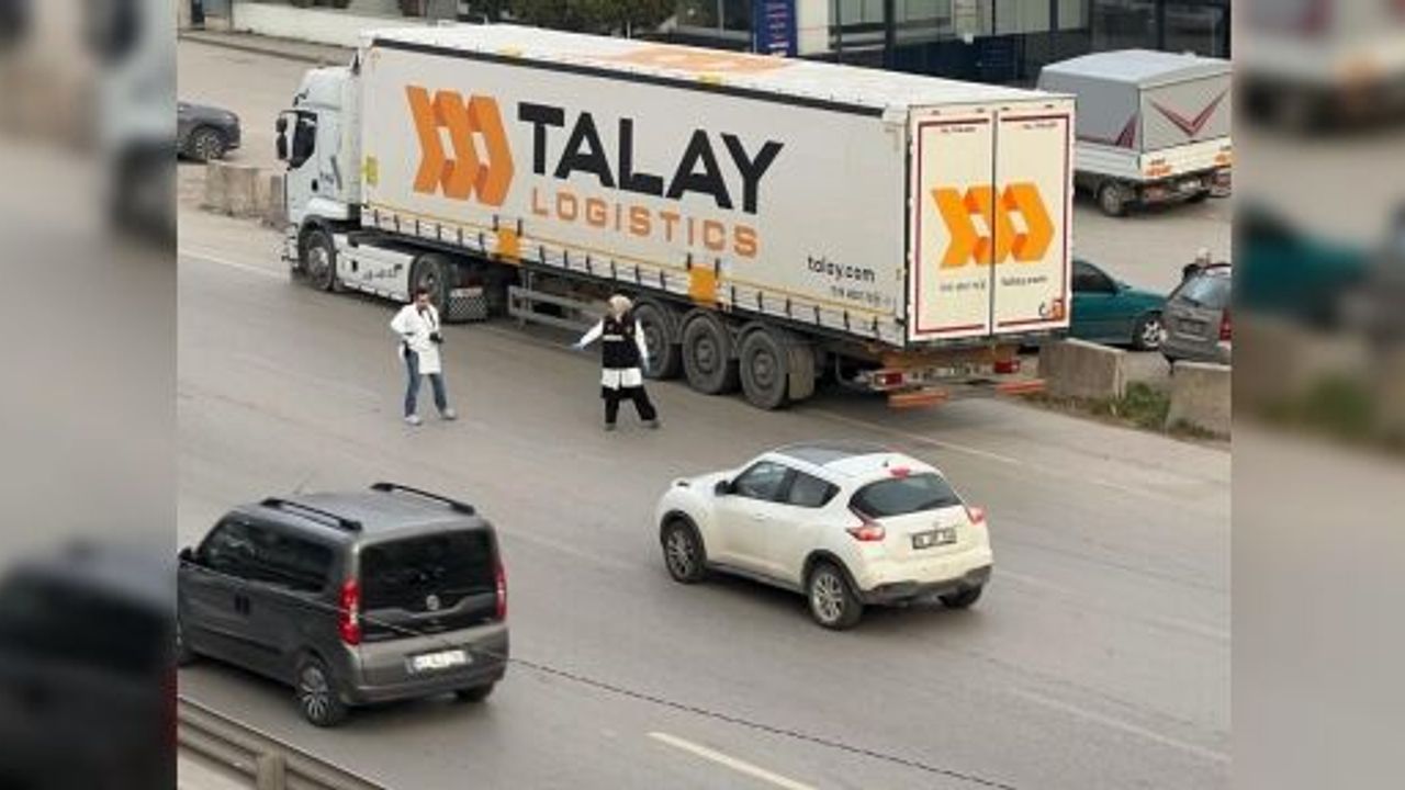 D-100’DE TIRIN ALTINDA KALAN MOTOSİKLET SÜRÜCÜSÜ HAYATINI KAYBETTİ