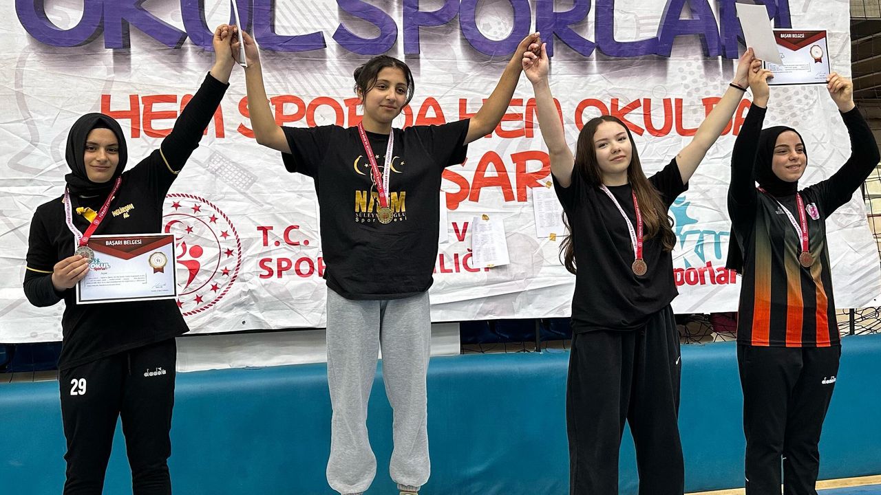 Körfez’li Elif’in Bileği Bükülmüyor