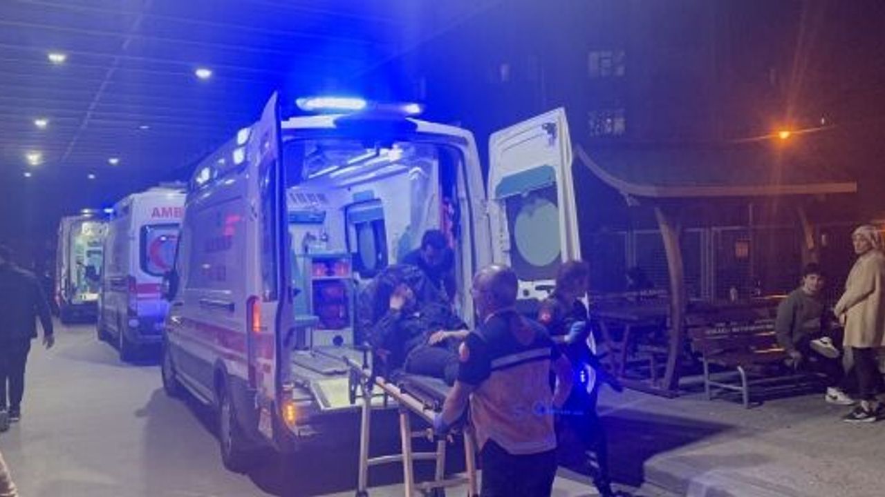 15 YAŞINDAKİ KIZLARIN KAVGASINDA BIÇAKLAR KONUŞTU: 1 YARALI