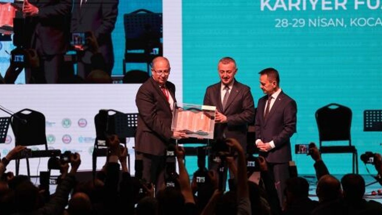 BÜYÜKAKIN: "GENÇLERİMİZE İNANIYORUZ, GÜVENİYORUZ"