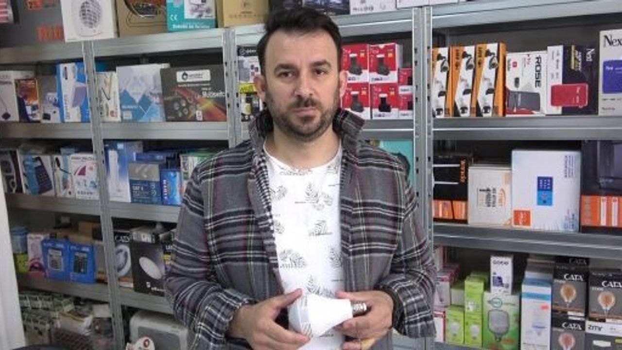 Gözle Görülmez Ama Telefonla Görünür: Gizli Kameraları Böyle Yakalayın