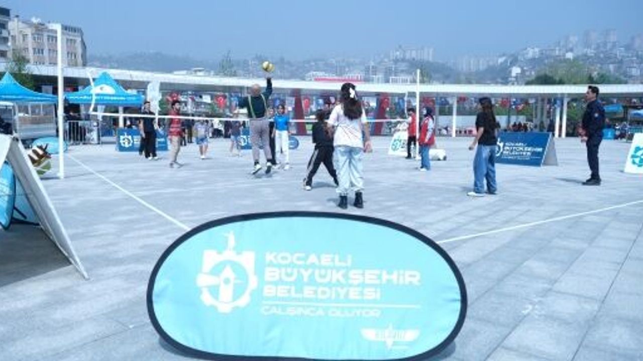 Kılavuz Gençlik, 23 Nisan Ruhunu Çocuklara Aşılıyor