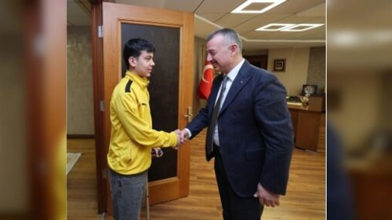 Kocaelisporlu Efe Kartal’dan Büyükakın’a Ziyaret