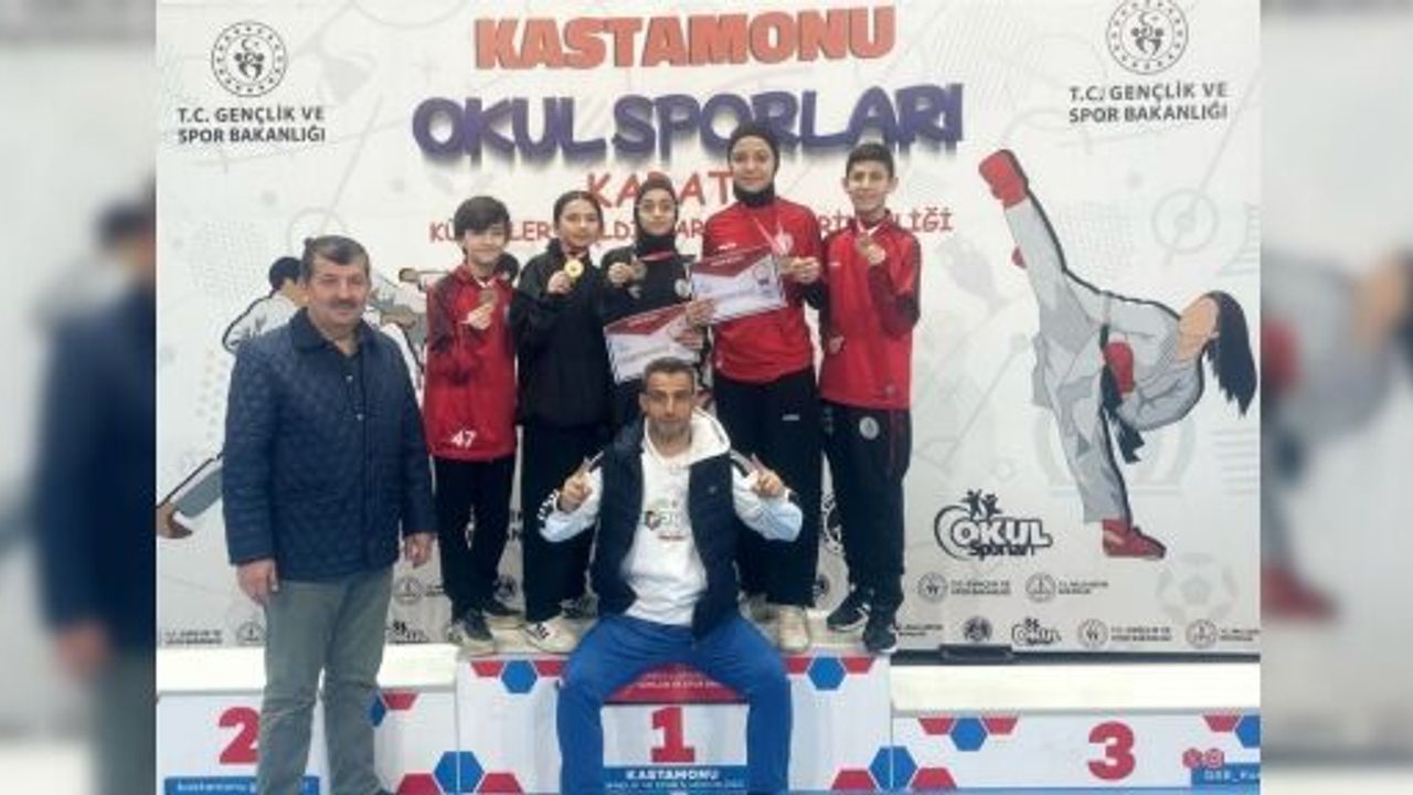 Körfezli Karatecilerden 5 Sporcu İle 5 Şampiyonluk