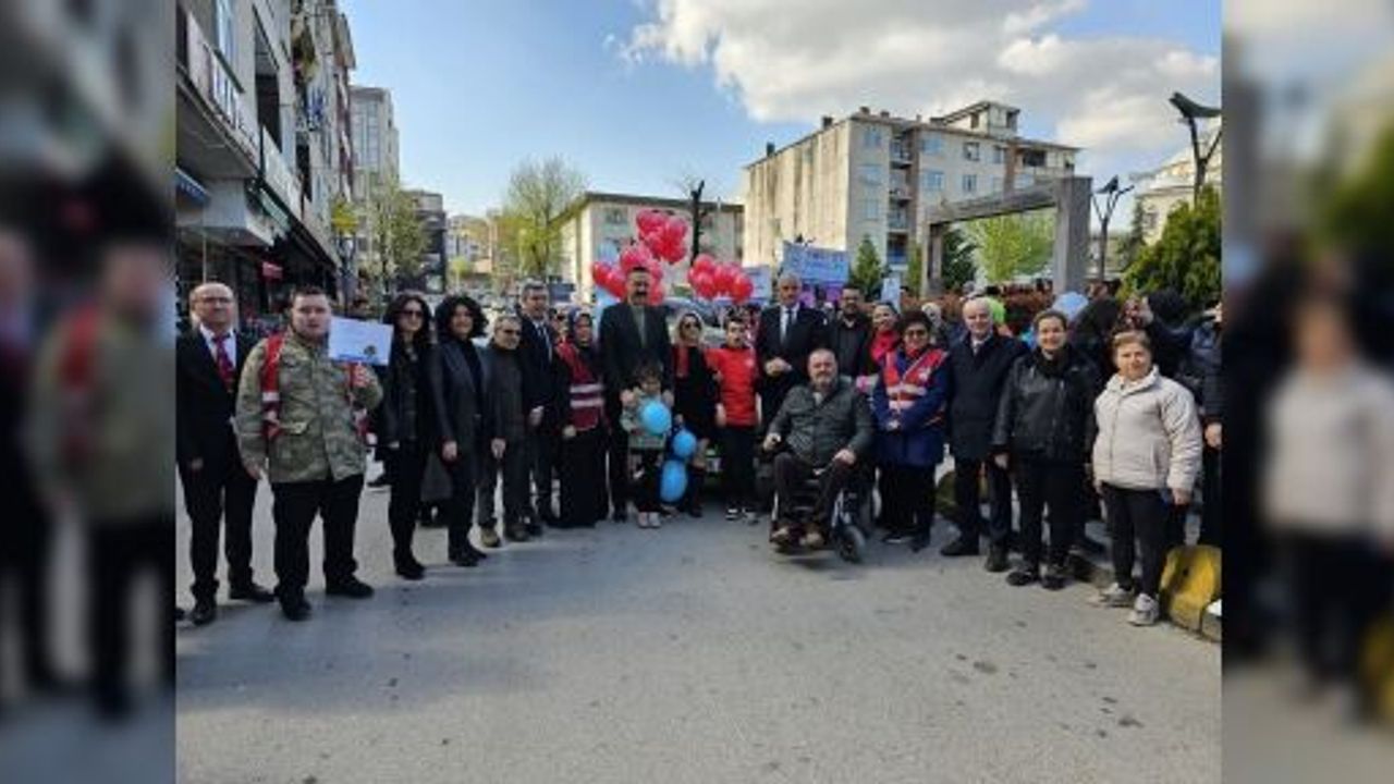 Otizm Farkındalık Günü Gölcük'te Renkli Görüntülere Sahne Oldu