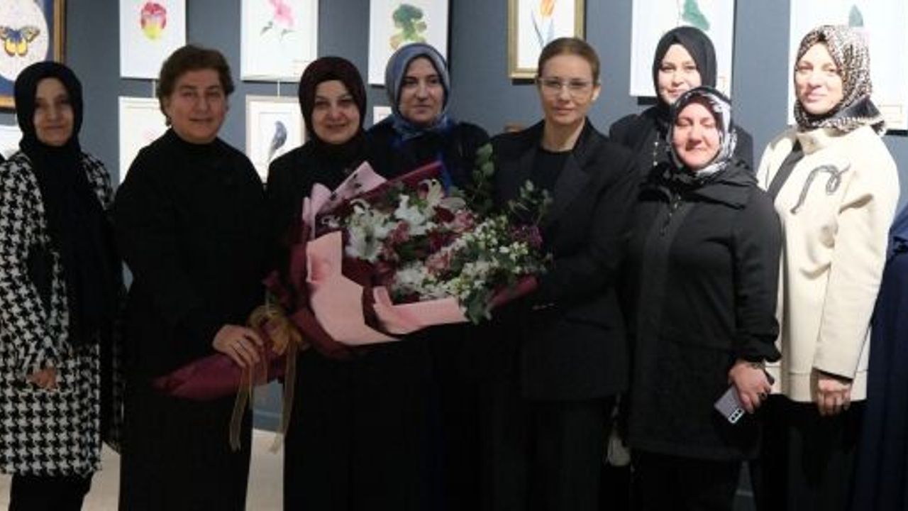 Renklerin Ahenkle Dans Ettiği Sergi