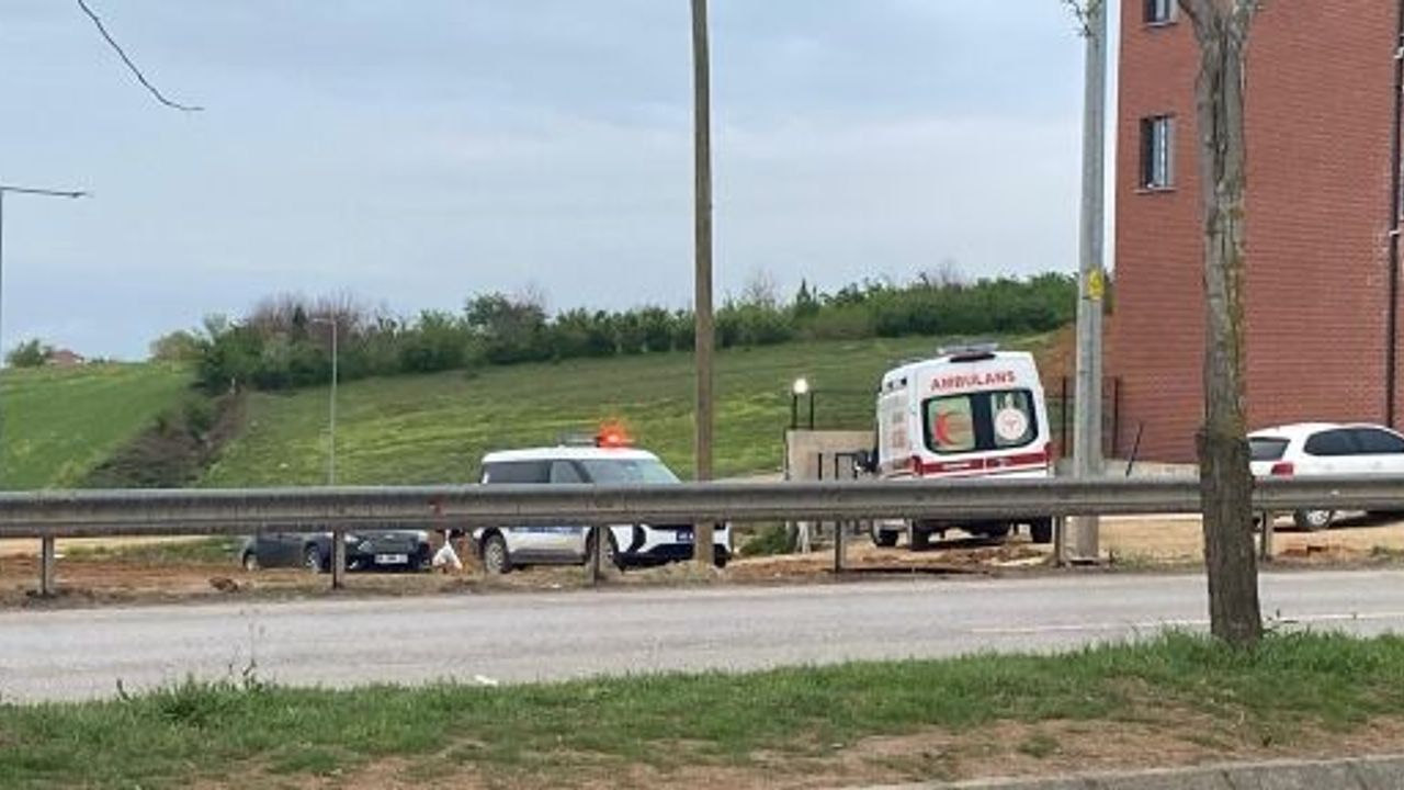 REZİDANS ÖNÜNDE "NAMUS DAVASI" DİYEREK 2 KİŞİYİ BIÇAKLADILAR