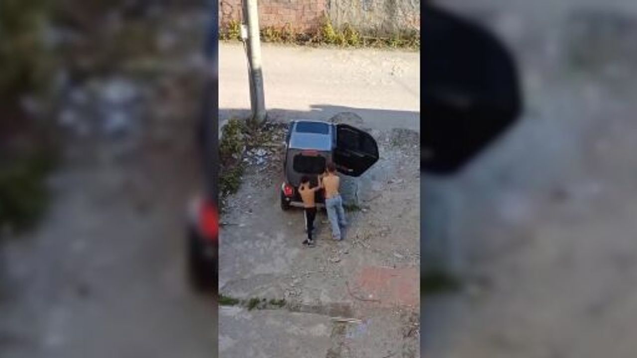 Çocuklar Babalarının Elektrikli Aracını Kaçırdı, Şarj Bitince Yolda Kaldılar