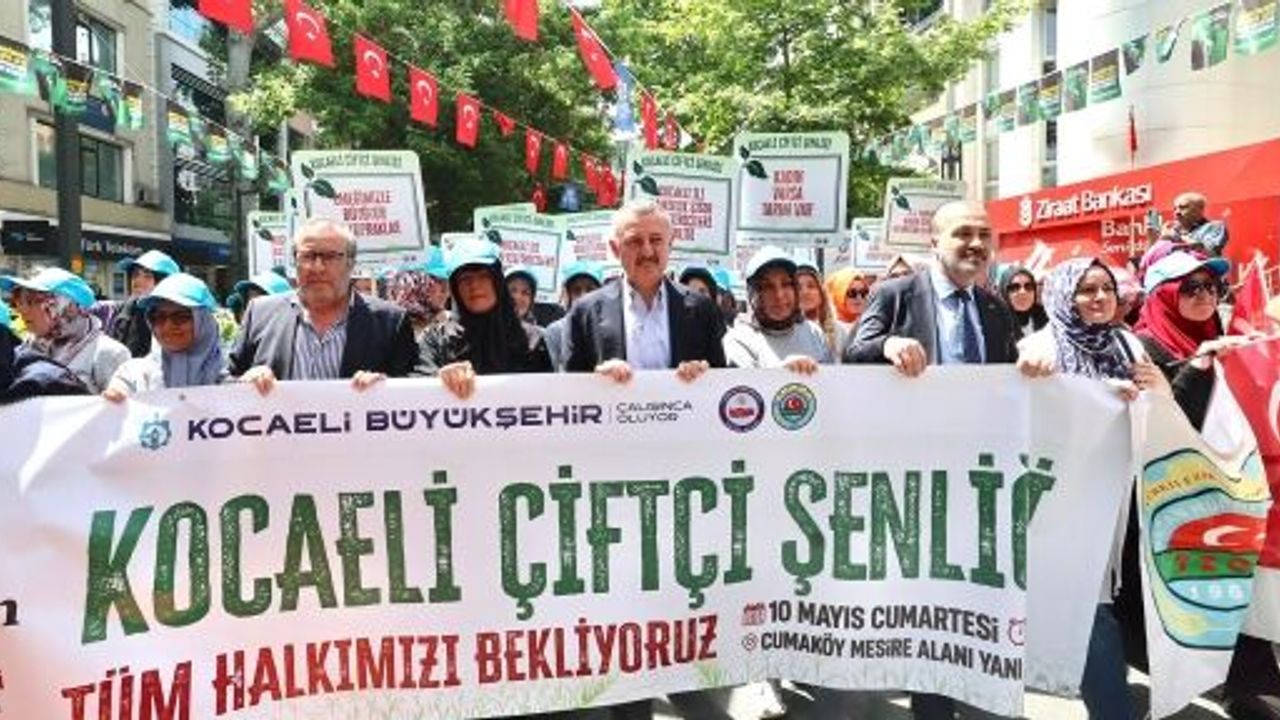 Cumhuriyet Bulvarı, Çiftçilerin Korteji İle Şenlendi