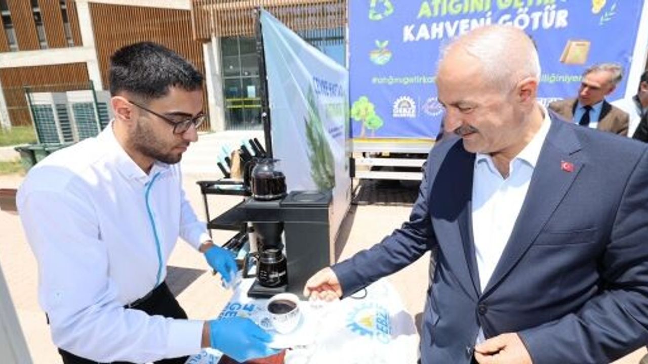 Gebze Belediyesi'nden 'Atığını Getir Kahveni Götür'