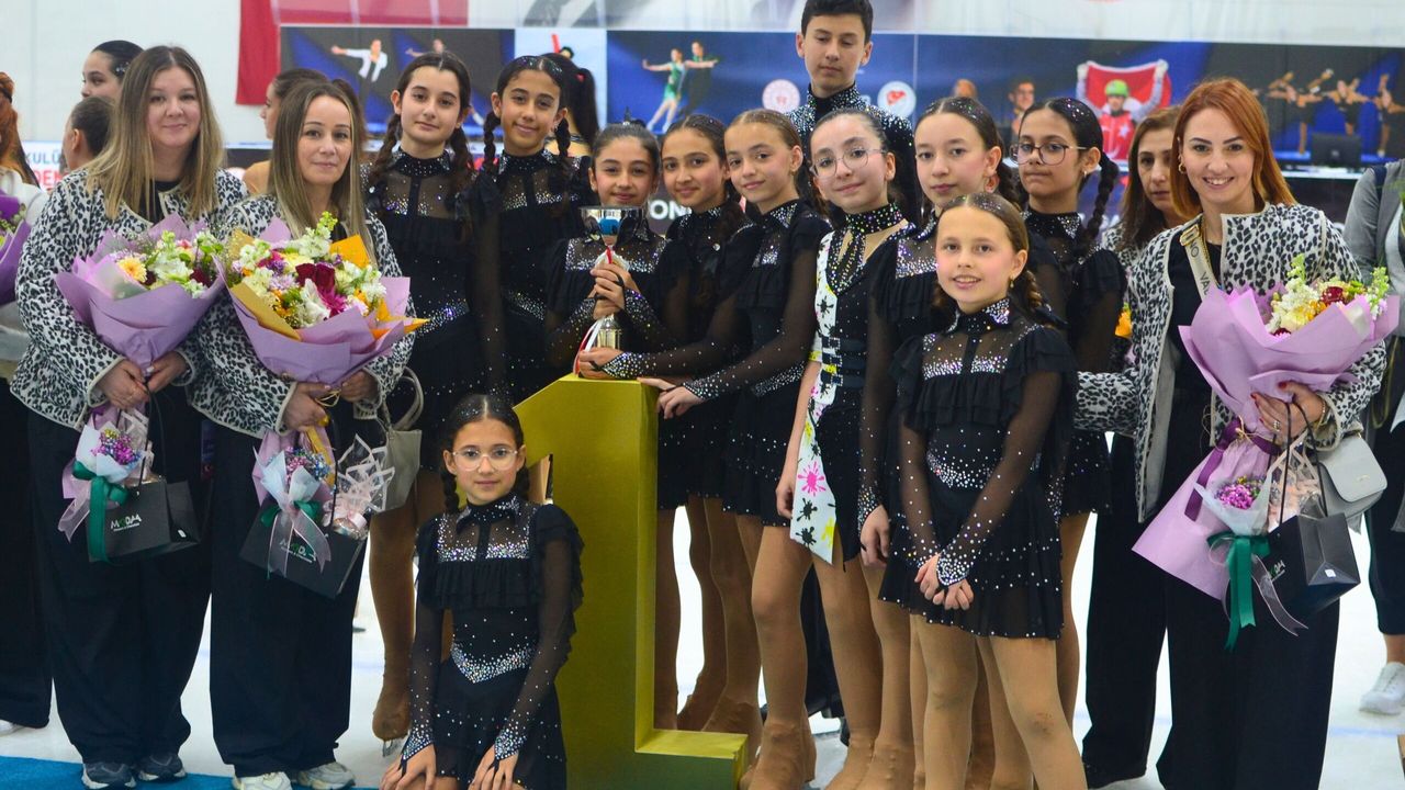 Samsun’da Buzda Tarih Yazıldı: Elite Buz Sporcularından Üçte Üçlük Zafer