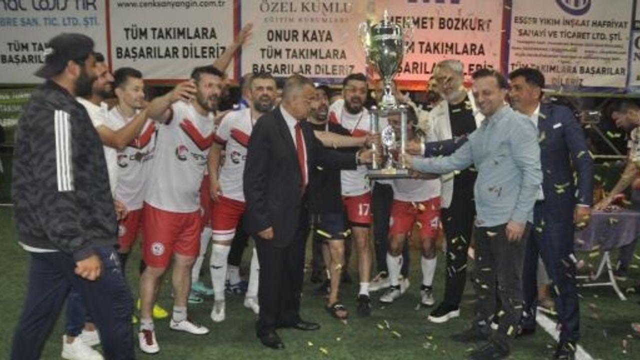 13. Altın Kiraz'da Ş ampiyon; Cenksan Yangın