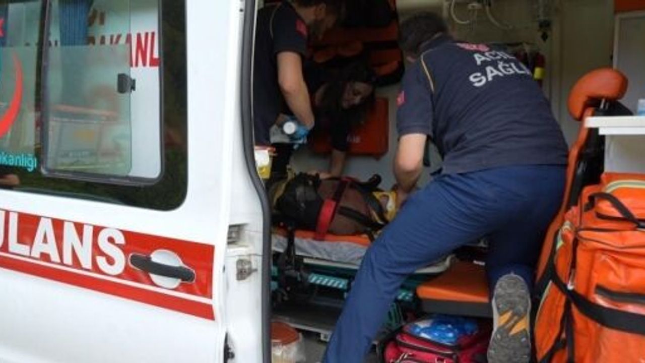 ÇOCUĞUNU KURTARMAK İÇİN SUYA ATLAYAN ANNE HAYATINI KAYBETTİ