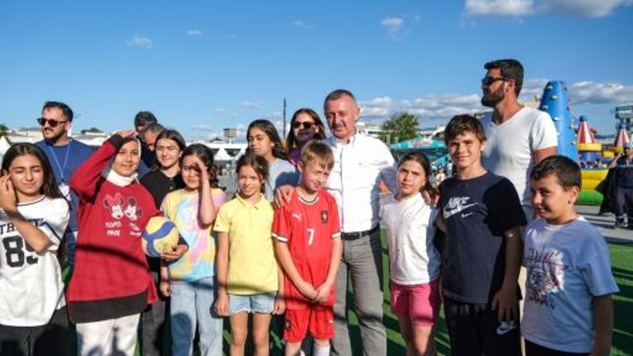 Çocukların Neşesi Milli İrade Meydanı’nı Sardı