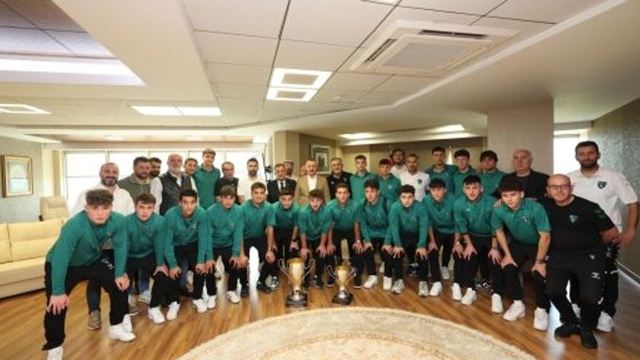 Kocaelispor’un Şampiyon Gençleri Büyükakın’a Geldi