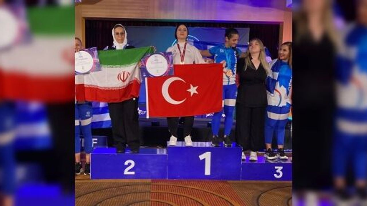 KÖRFEZLİ ESRA MUTİ, DÜNYANIN ZİRVESİNDE