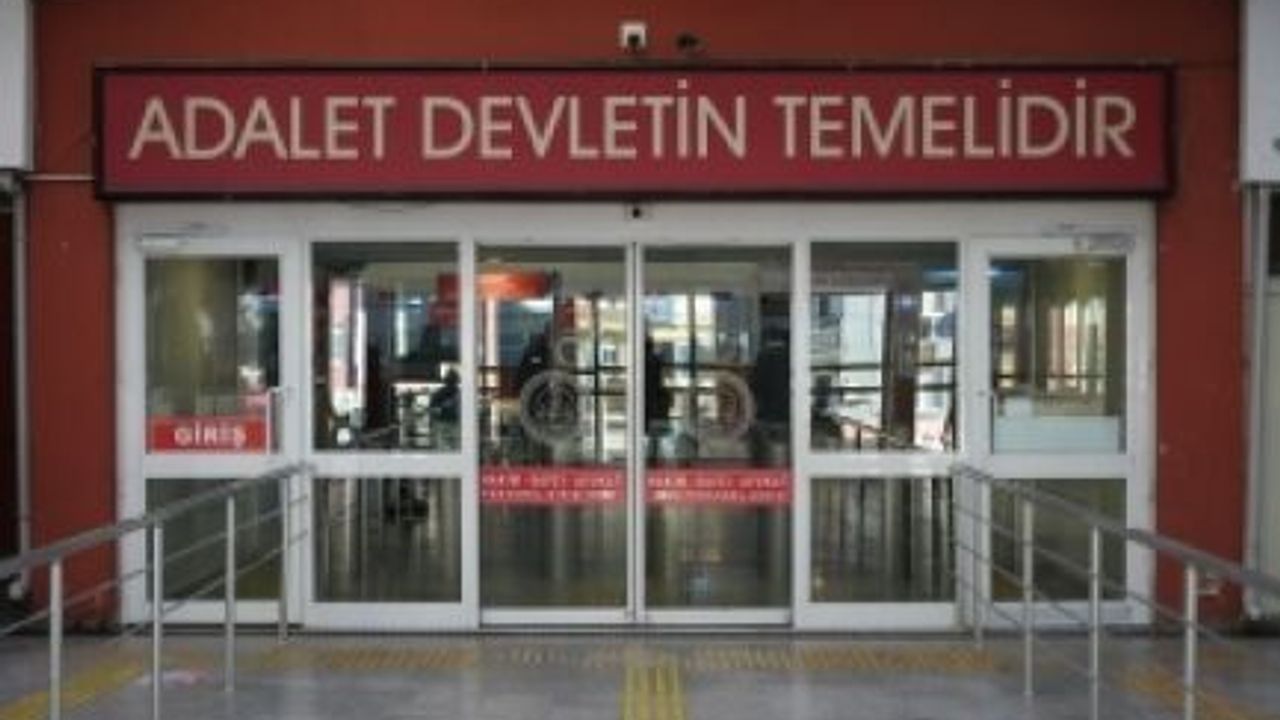 Uyuşturucu Ticaretinden Yargılanan 74 Yaşındaki Sanık: "45 Senedir Uyuşturucu İçiyorum"