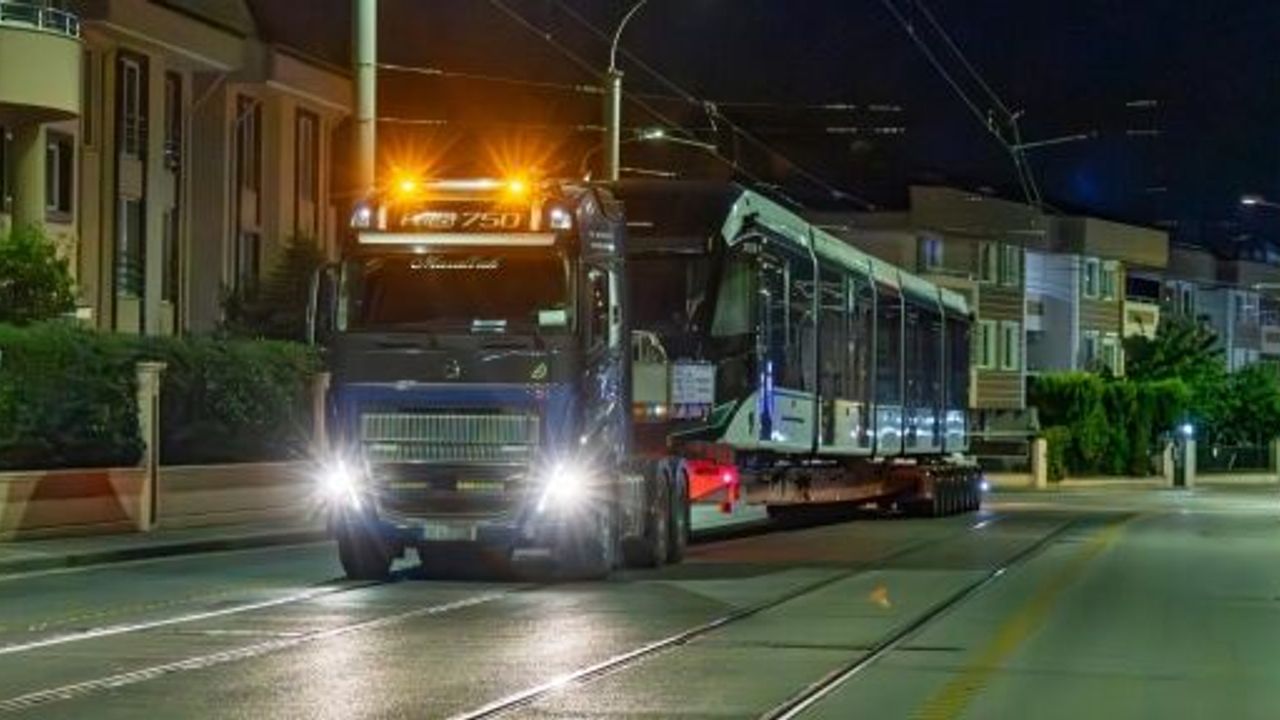 8’İNCİ TRAMVAY KONFORLU ULAŞIM AİLESİNE KATILDI