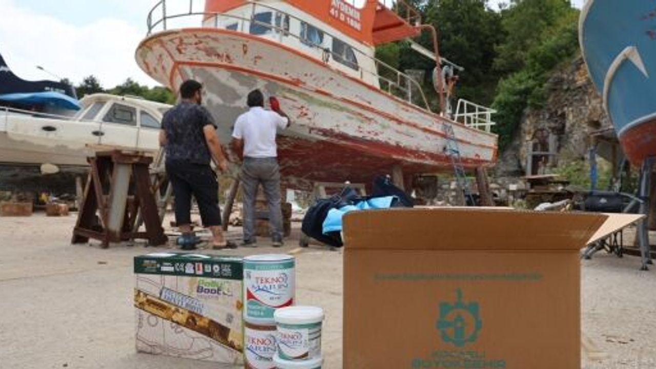 BALIKÇILAR, TEKNELERİNİ YENİ SEZONA HAZIRLIYOR