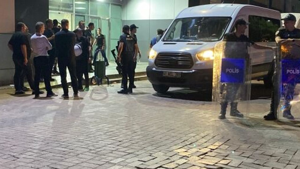 DÜĞÜNDE İKİ TARAF ARASINDA "OYUN" KAVGASI: 25 GÖZALTI