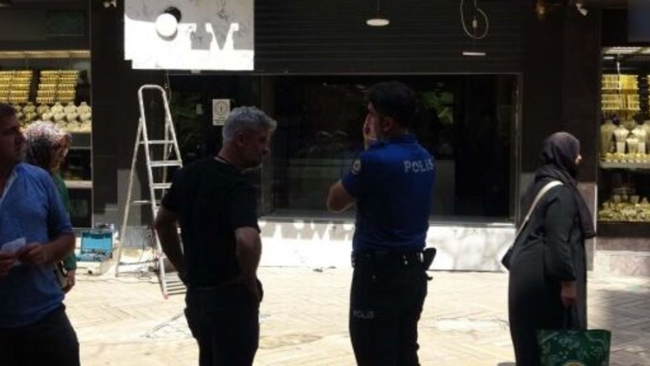 İZMİT'TE KUYUMCU VURGUNU: "ALTIN VE PARALARLA YURT DIŞINA KAÇTI" İDDİASI